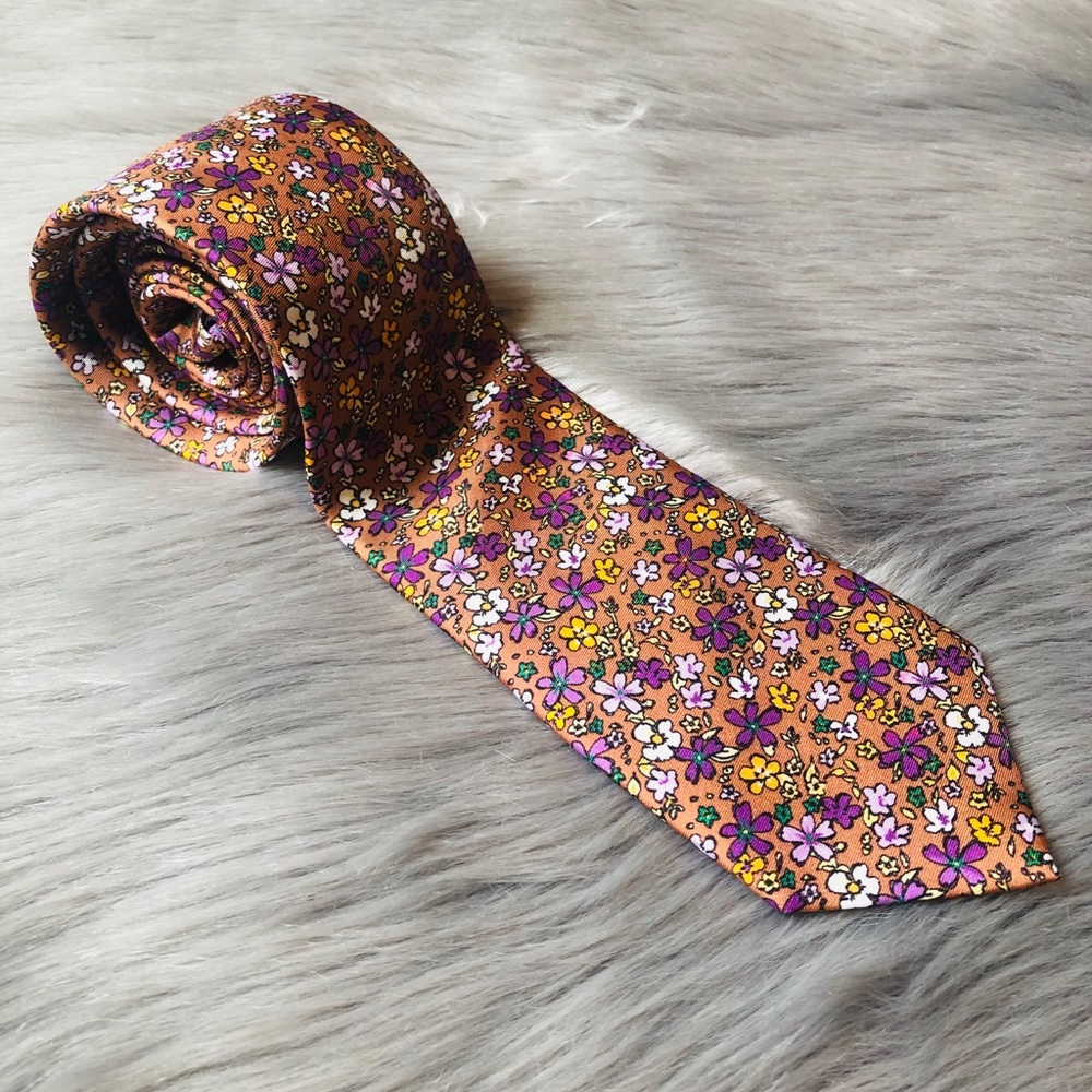 Floral men’s necktie 👔